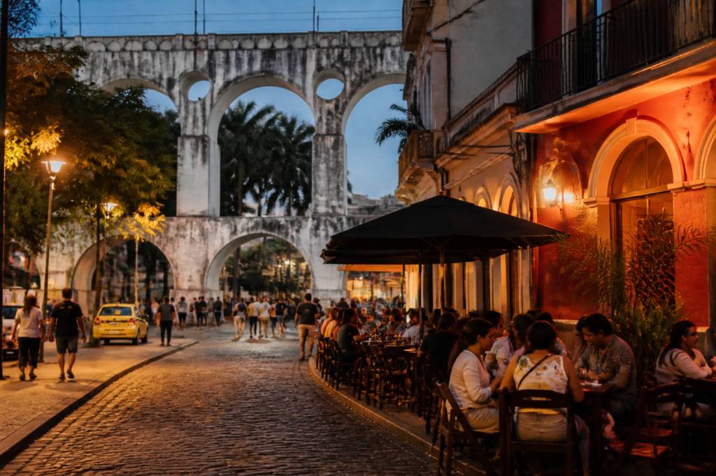 Aconchego na lapa: hospedagens, vida boêmia e cultura no coração do rio de janeiro